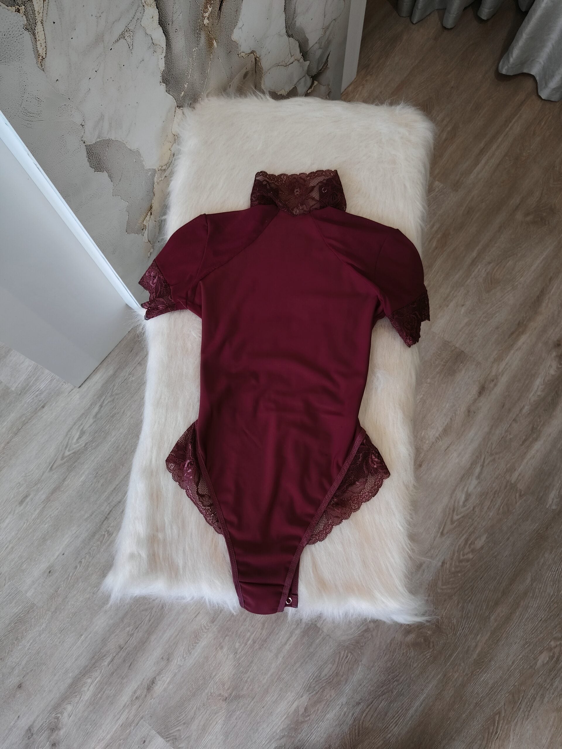 Body Leo Summer Bordo