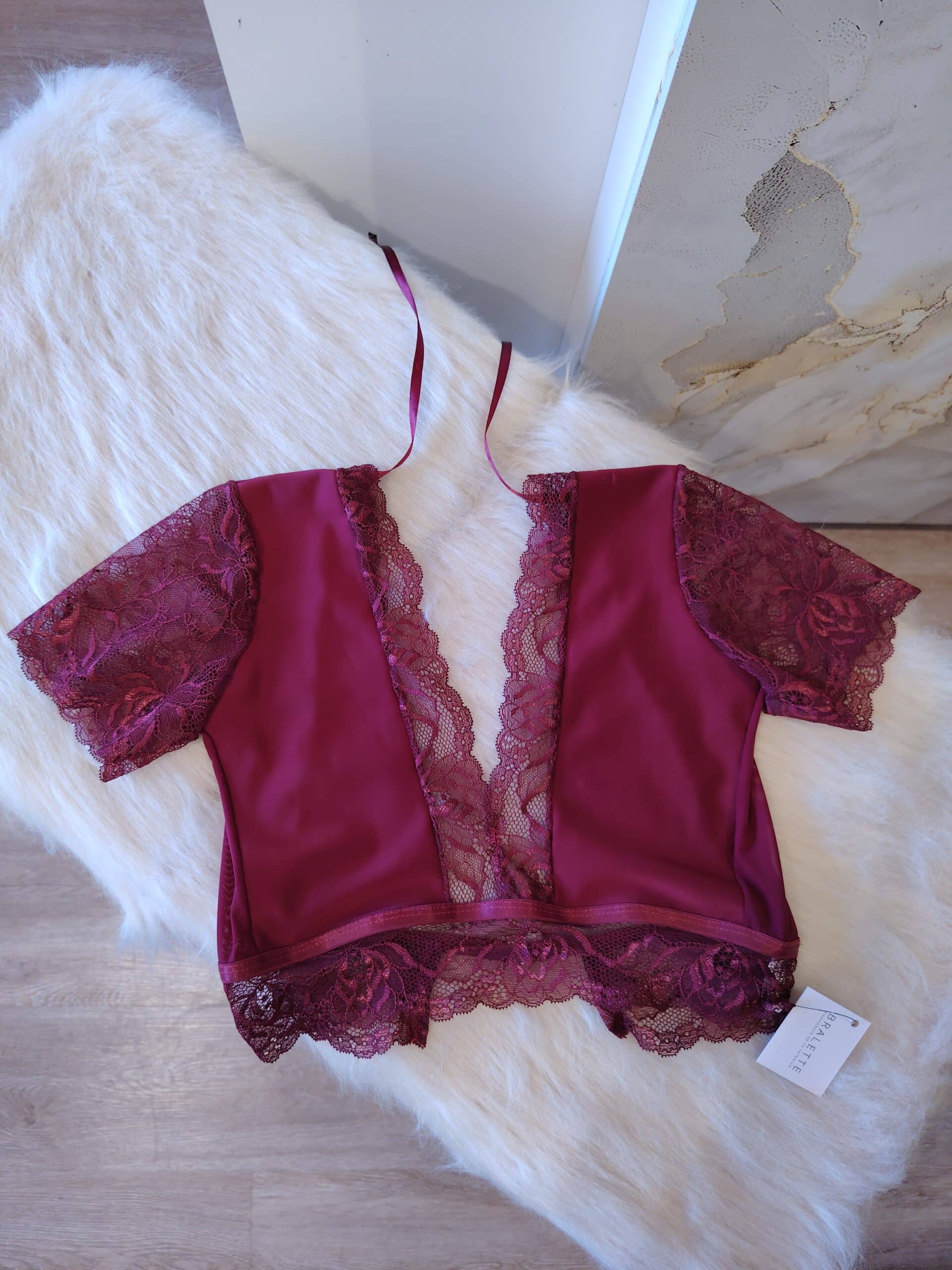 Conjunto Celesia con Hipster Bordo