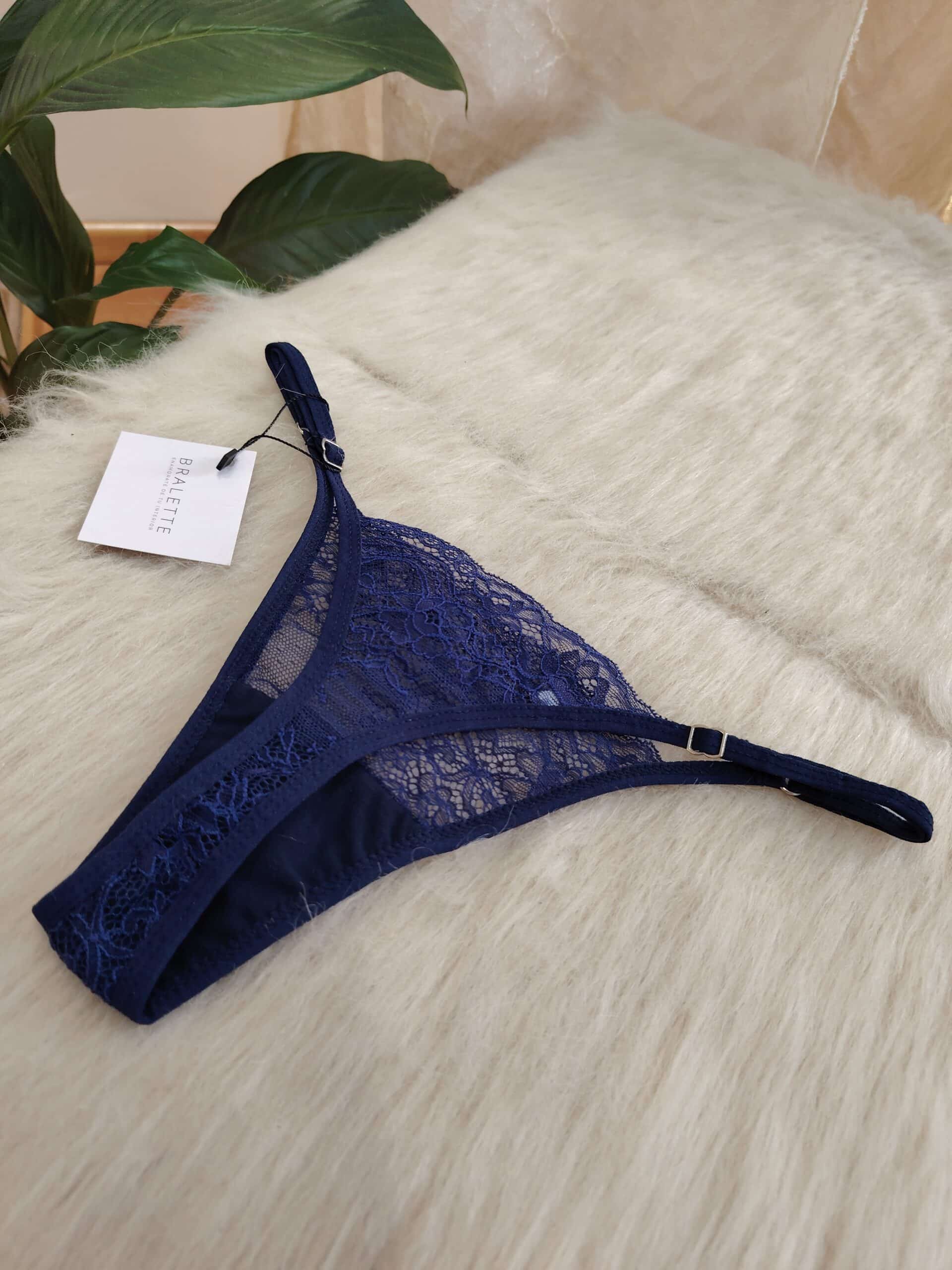 Microtanga de Encaje Azul