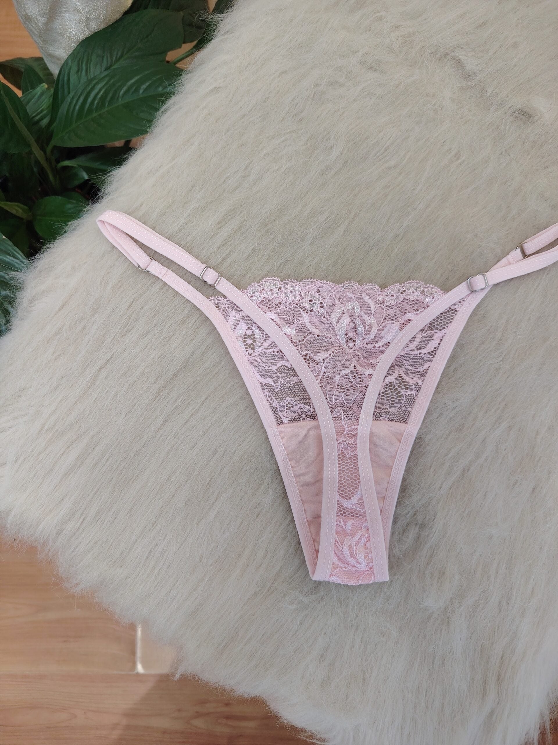 Microtanga de encaje Rosa