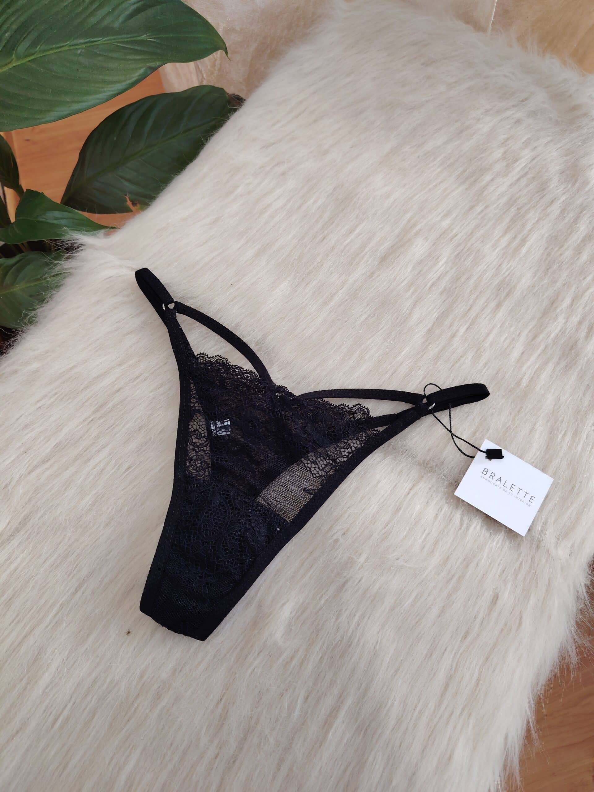 Tanga Victoria Negro