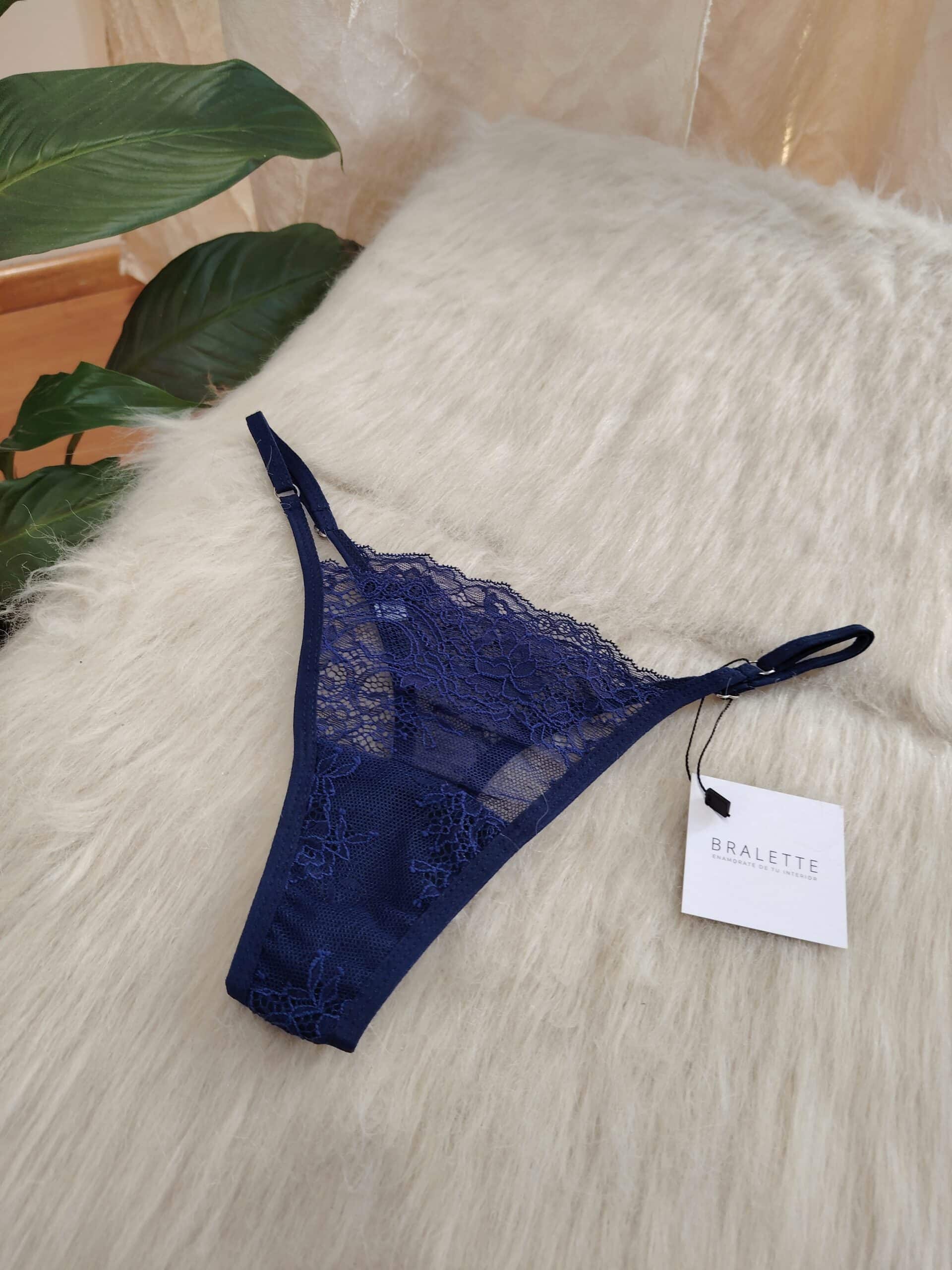 Microtanga de Encaje Azul
