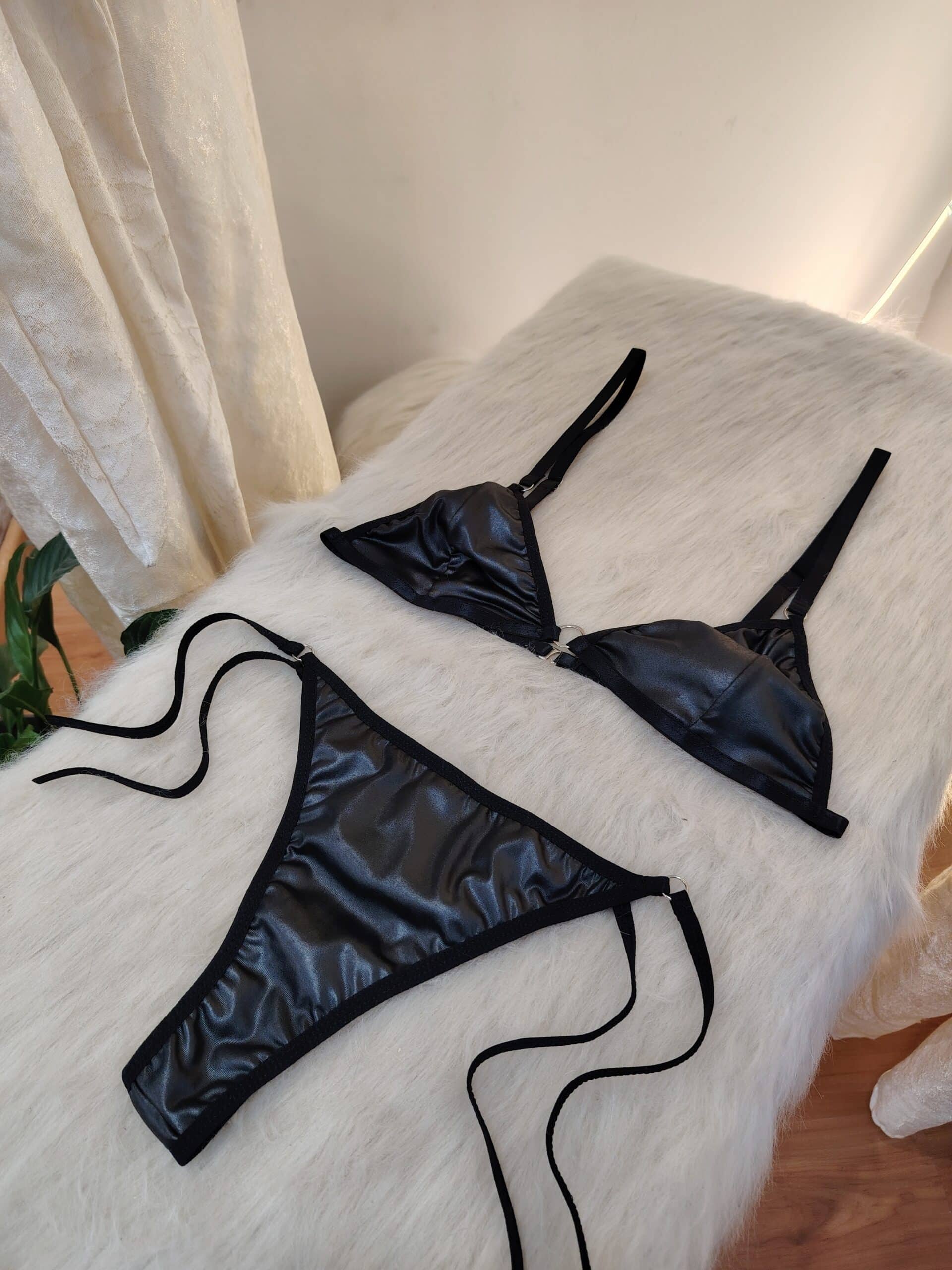Bikini Azabache