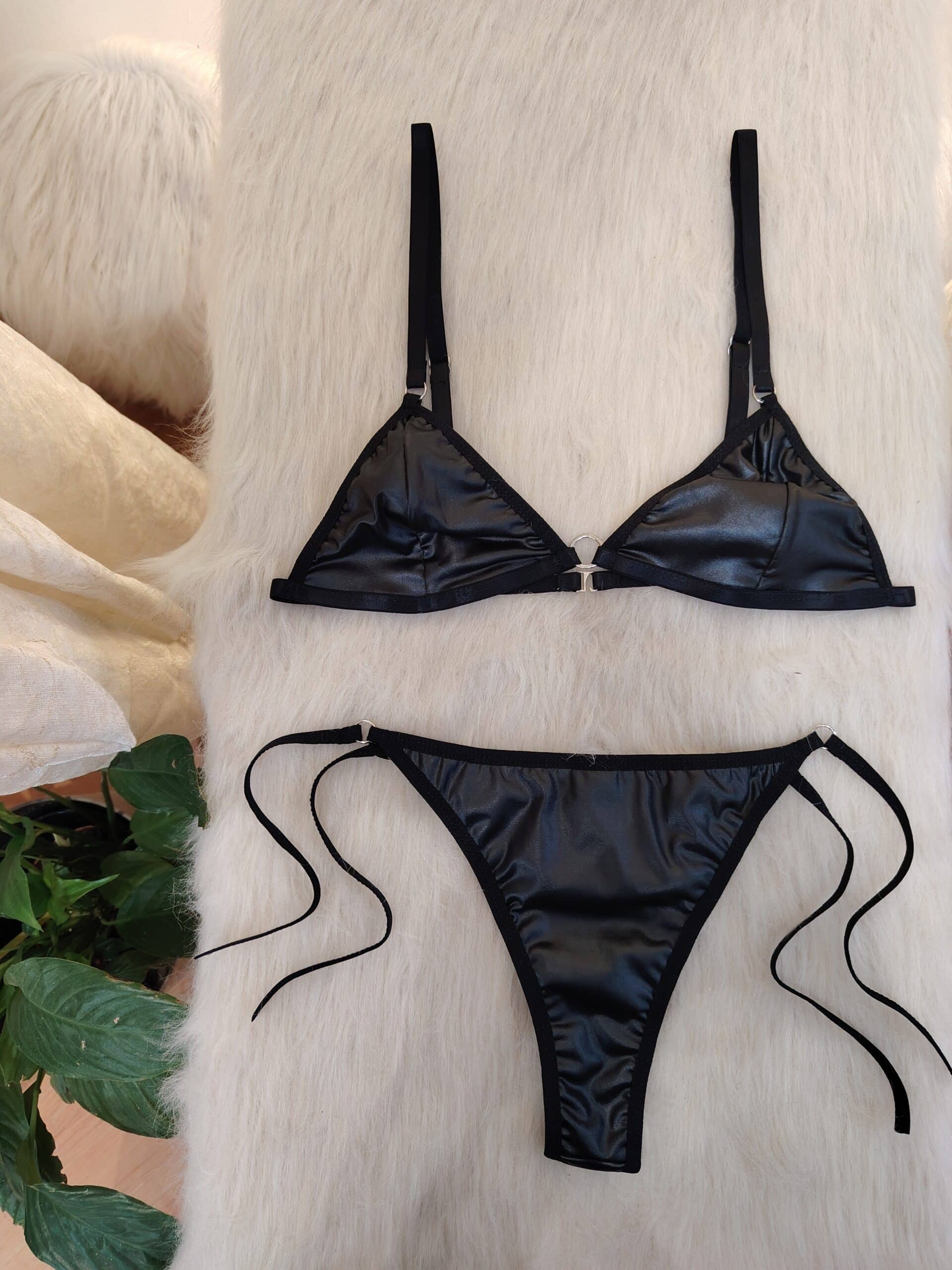 Bikini Azabache