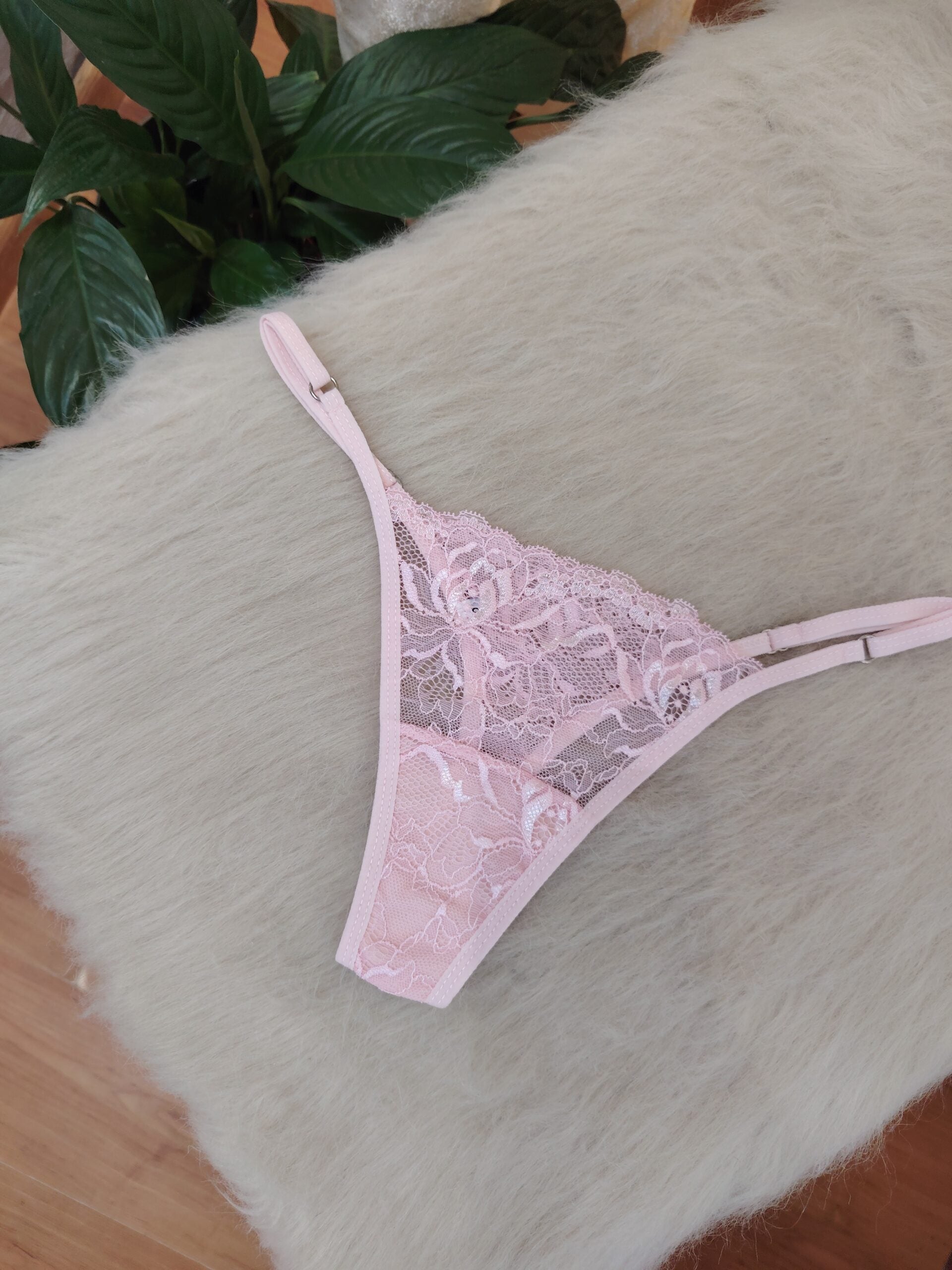 Microtanga de encaje Rosa